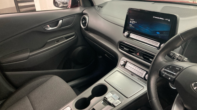 Hyundai KONA 100kW Premium 39kWh 5dr Auto Electric Hatchback